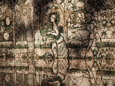 【アートレビュー】18mにも及ぶ圧巻の巨大作品〜「ウツシキ アヲヒトクサ　黒宮菜菜 展」